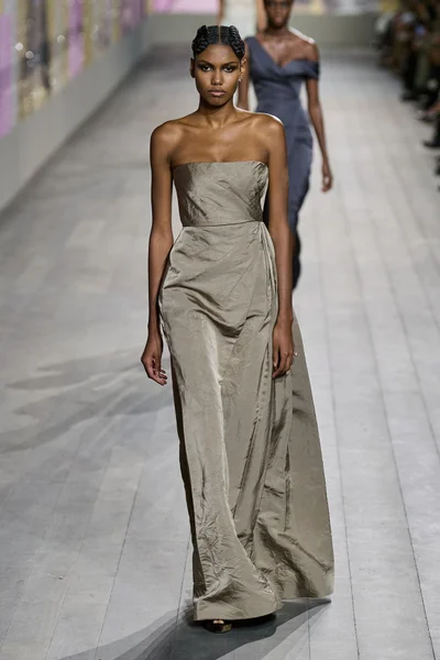 Look 49